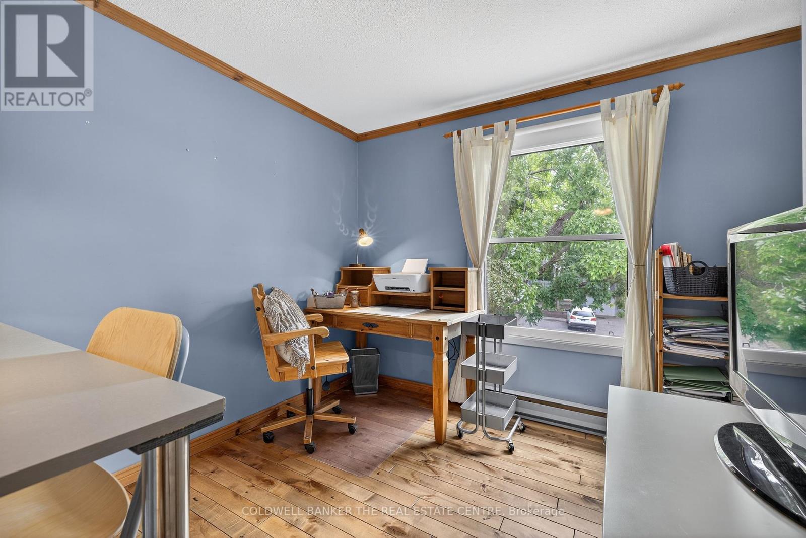 Photo 26 of 869 Magnolia Avenue, Newmarket ON