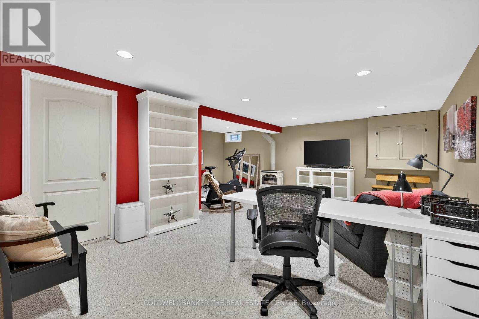 Photo 34 of 869 Magnolia Avenue, Newmarket ON