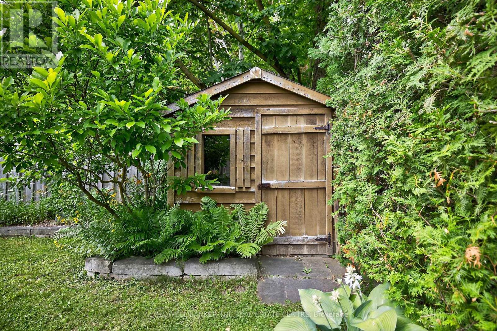 Photo 44 of 869 Magnolia Avenue, Newmarket ON