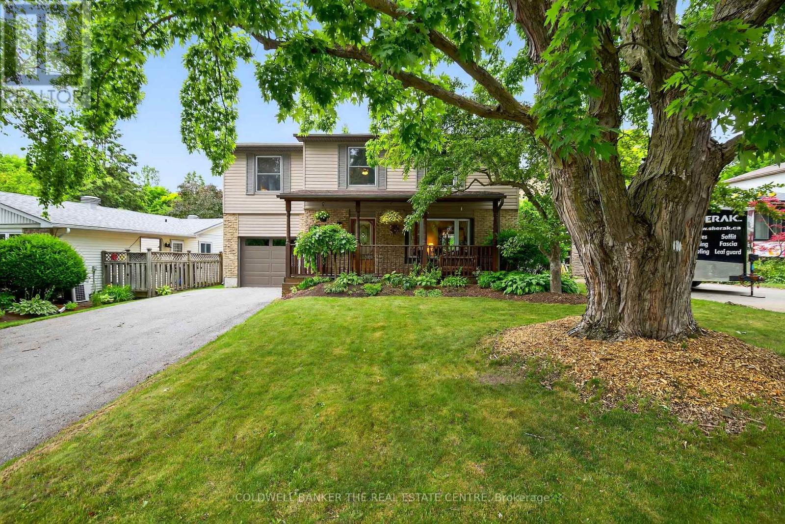 Photo 46 of 869 Magnolia Avenue, Newmarket ON