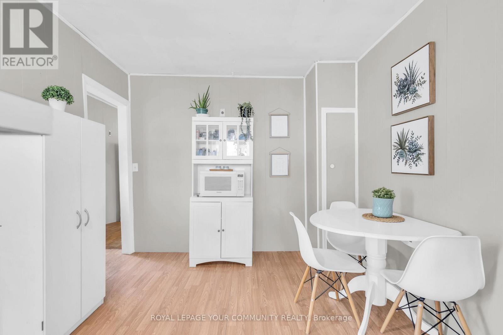 Photo 15 of 26 St James Street, Georgina ON