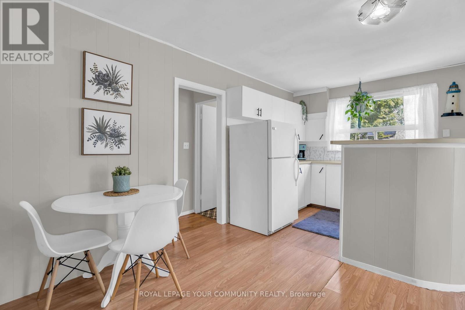 Photo 16 of 26 St James Street, Georgina ON