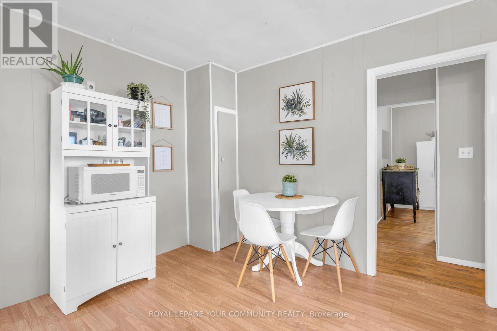 Photo 17 of 26 St James Street, Georgina ON