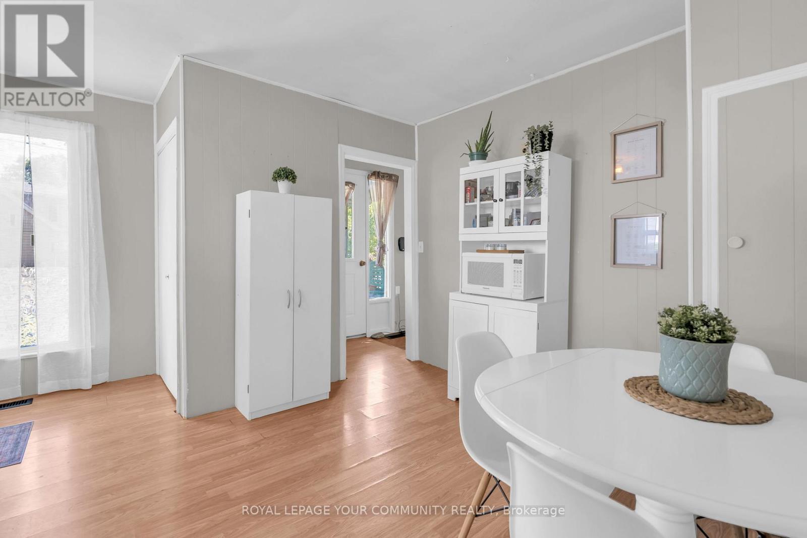 Photo 18 of 26 St James Street, Georgina ON