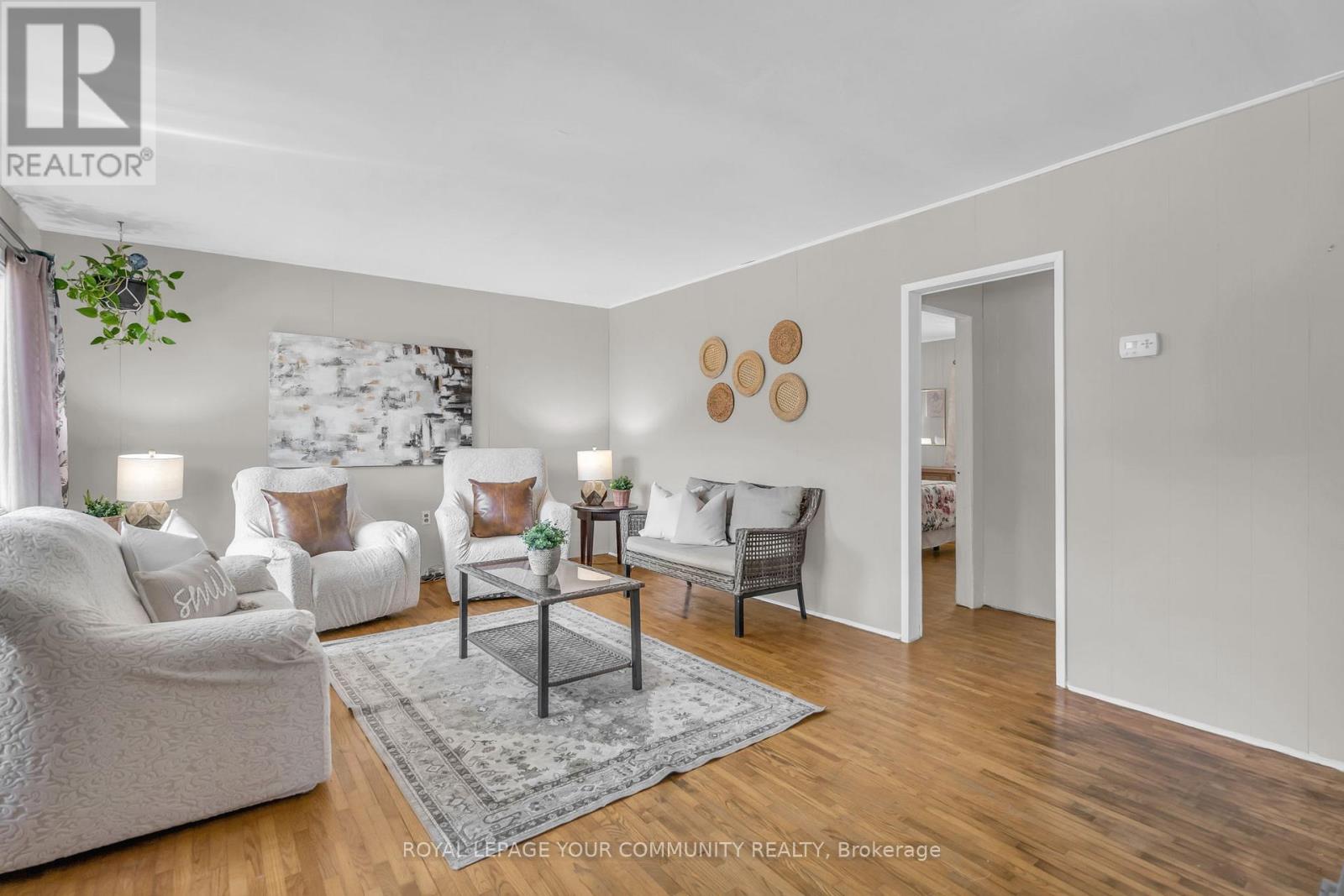Photo 19 of 26 St James Street, Georgina ON