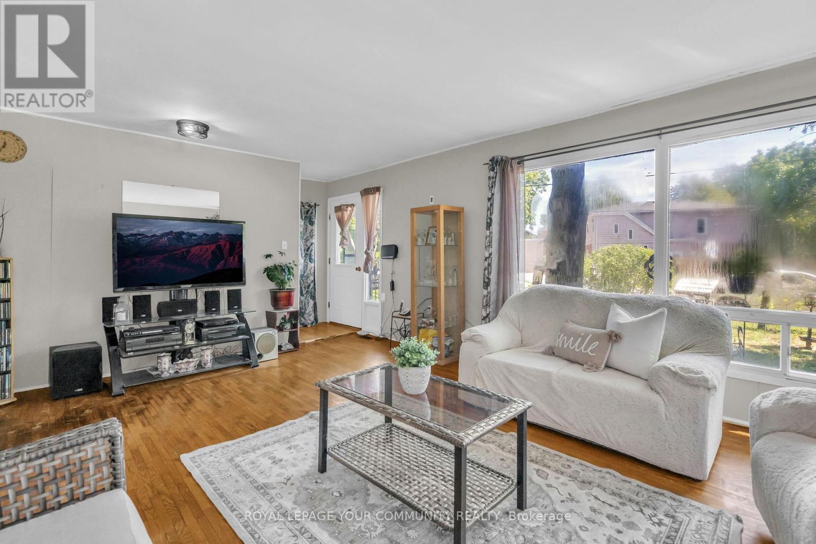 Photo 24 of 26 St James Street, Georgina ON
