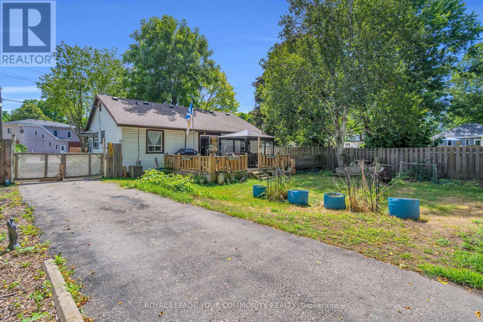 Photo 38 of 26 St James Street, Georgina ON