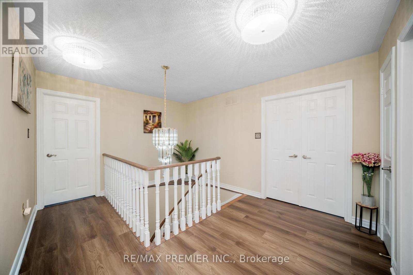 Photo 16 of 618 Ponting Place, Newmarket ON