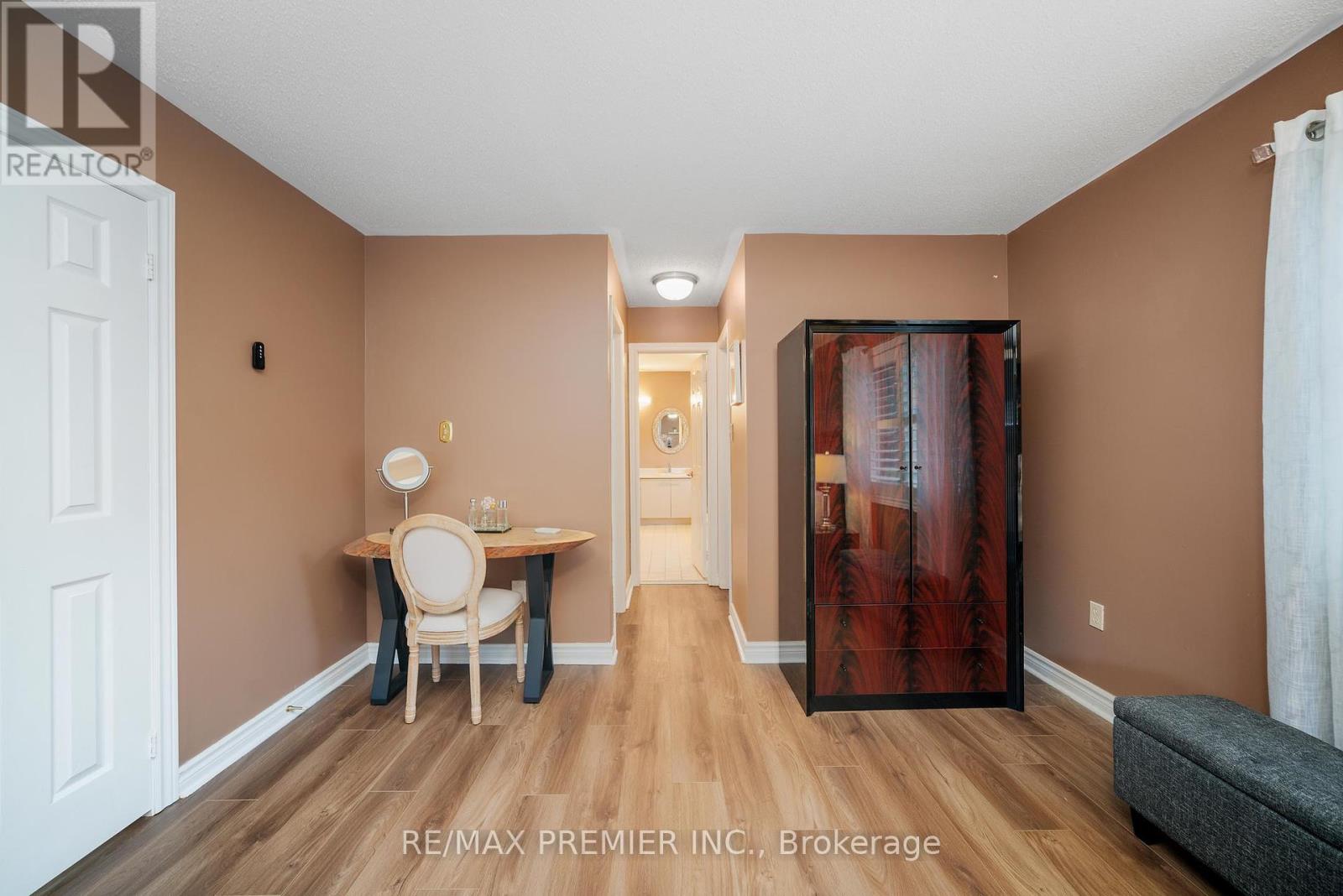 Photo 18 of 618 Ponting Place, Newmarket ON
