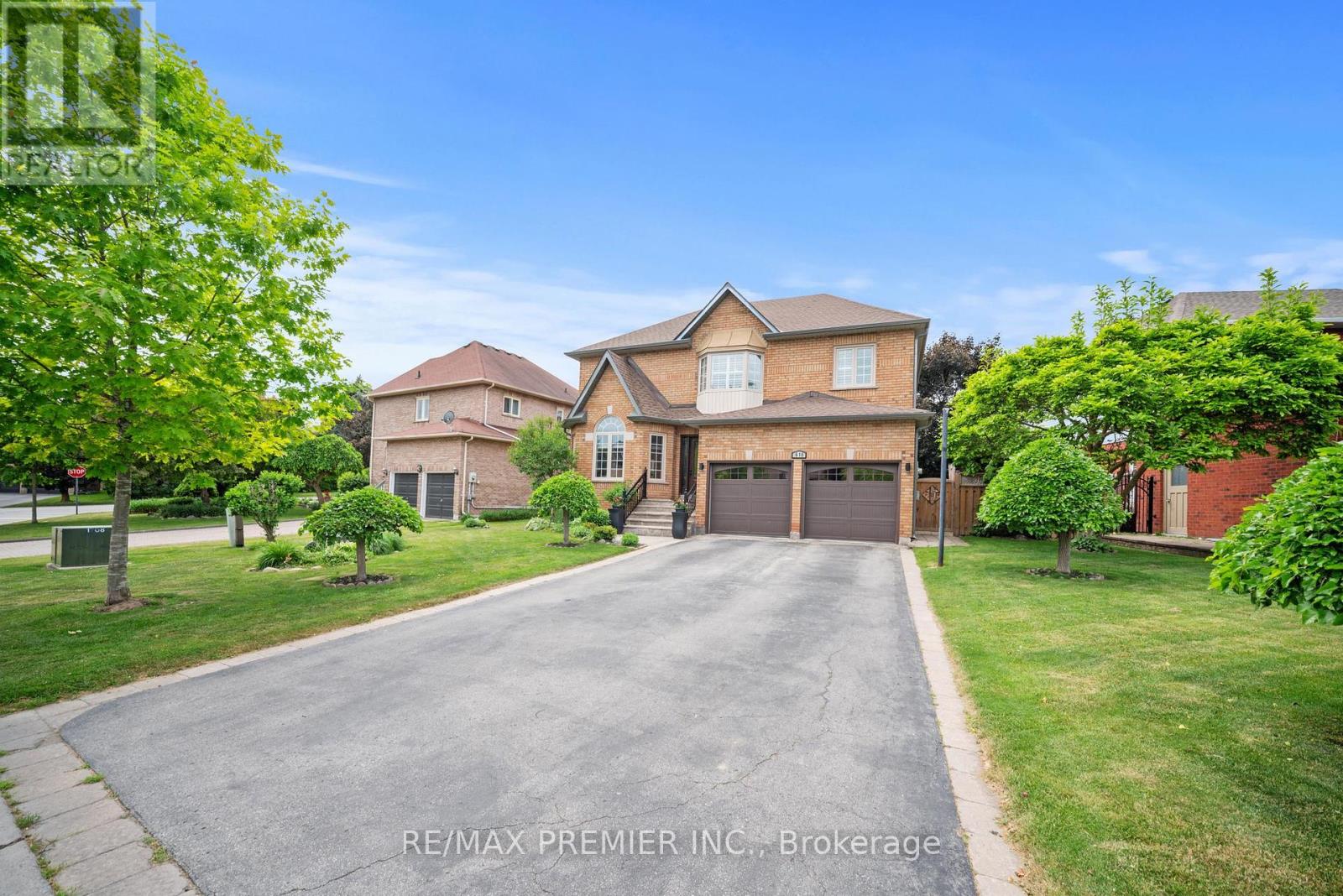 Photo 2 of 618 Ponting Place, Newmarket ON