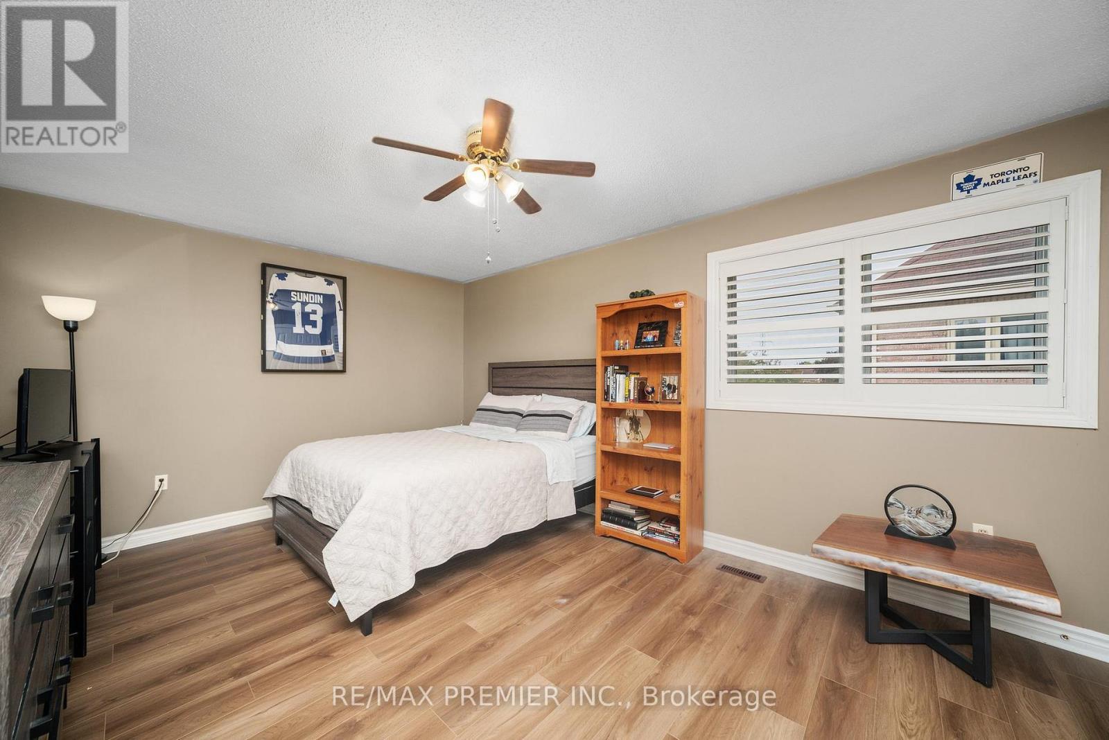Photo 21 of 618 Ponting Place, Newmarket ON