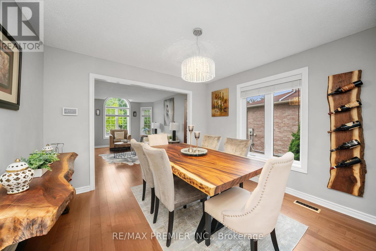 Photo 7 of 618 Ponting Place, Newmarket ON