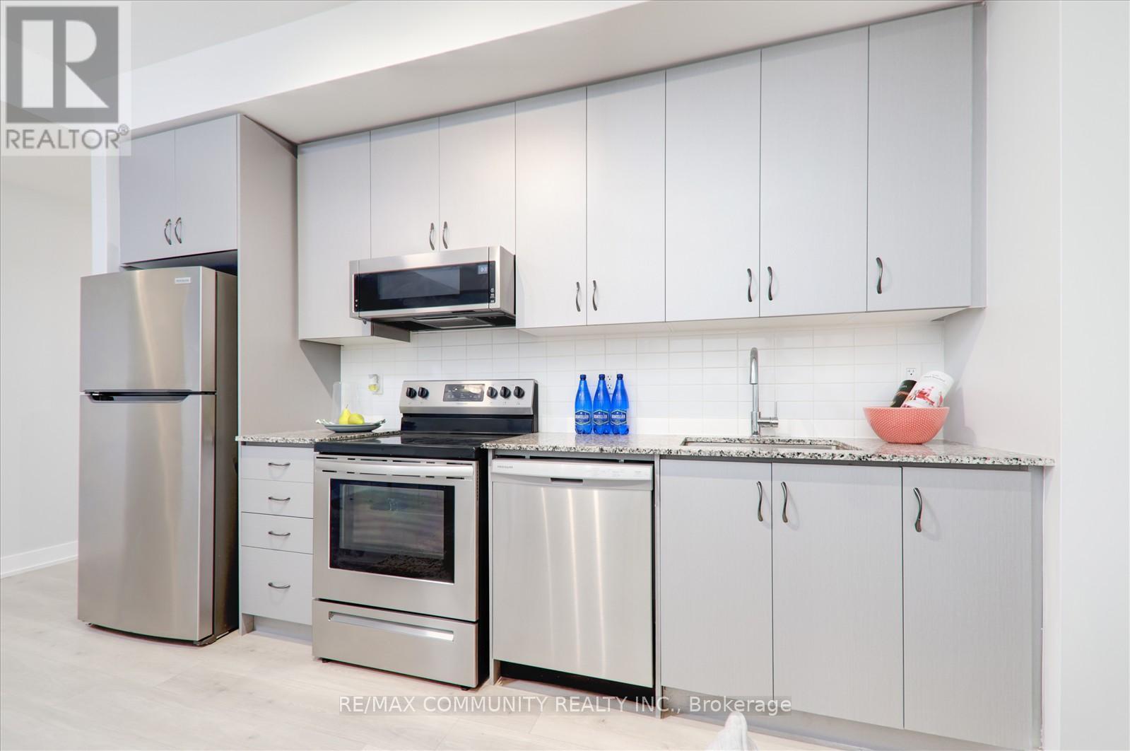Photo 15 of 206 1709 Bur Oak Avenue, Markham ON