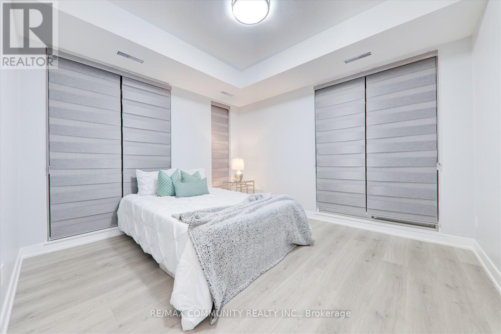 Photo 9 of 206 1709 Bur Oak Avenue, Markham ON