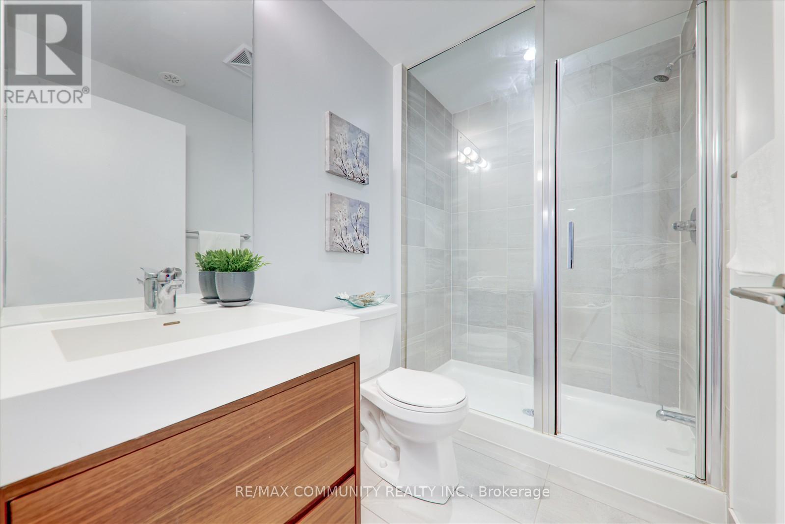 Photo 2 of 206 1709 Bur Oak Avenue, Markham ON