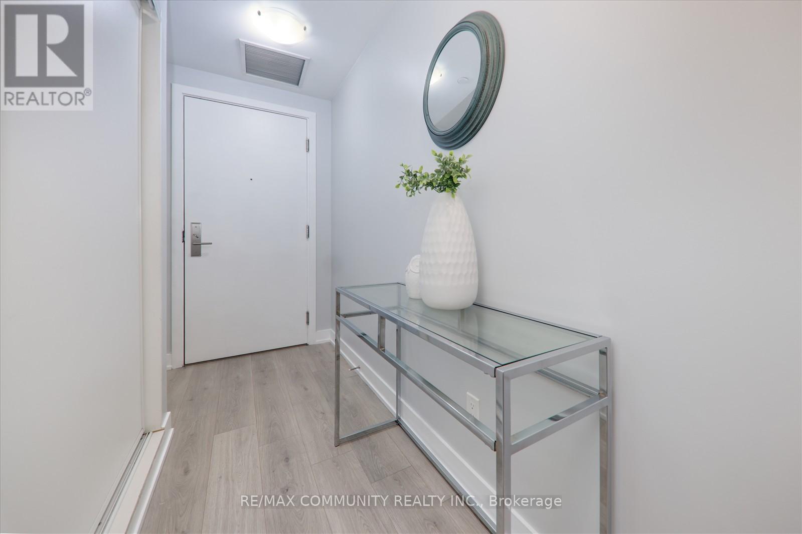 Photo 13 of 206 1709 Bur Oak Avenue, Markham ON