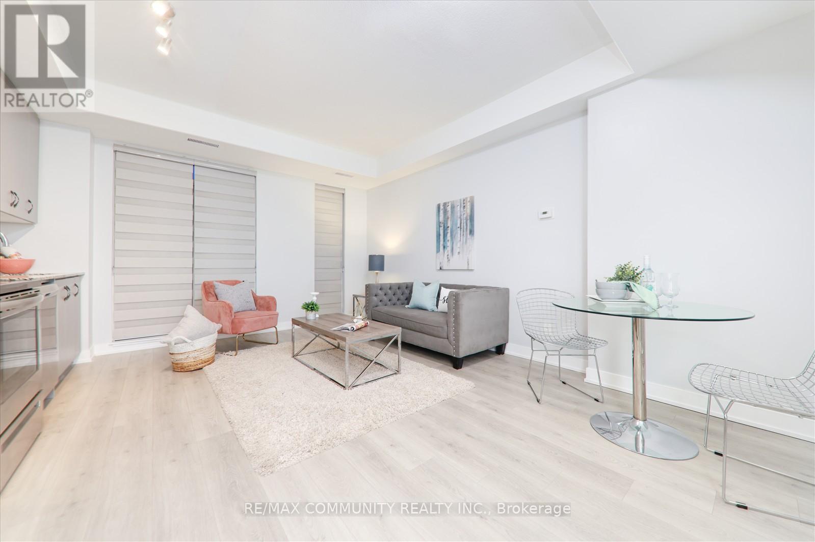 Photo 5 of 206 1709 Bur Oak Avenue, Markham ON