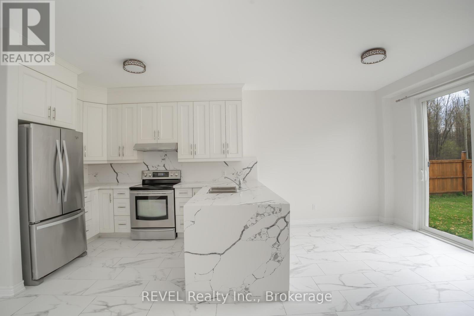 Photo 21 of Upper 6739 Sam Iorfida Drive, Niagara Falls ON