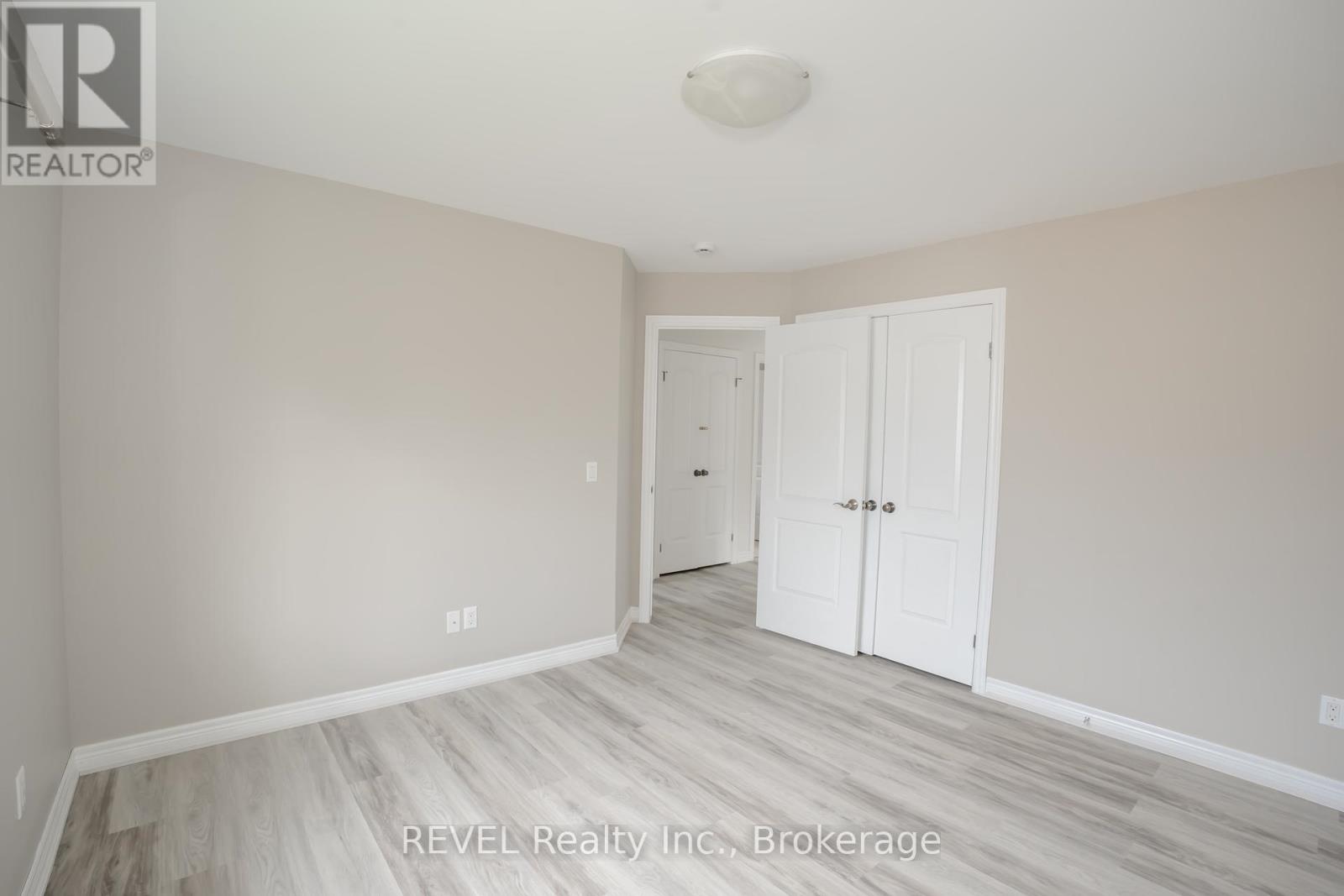 Photo 18 of Upper 6739 Sam Iorfida Drive, Niagara Falls ON