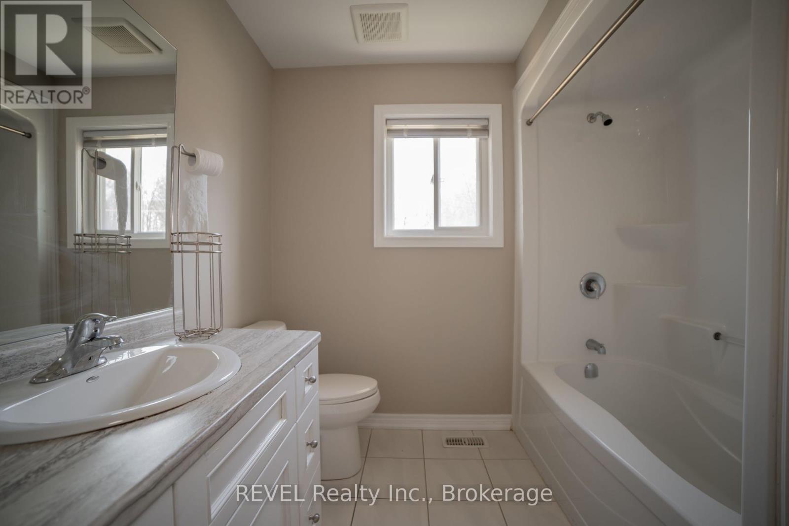 Photo 26 of Upper 6739 Sam Iorfida Drive, Niagara Falls ON