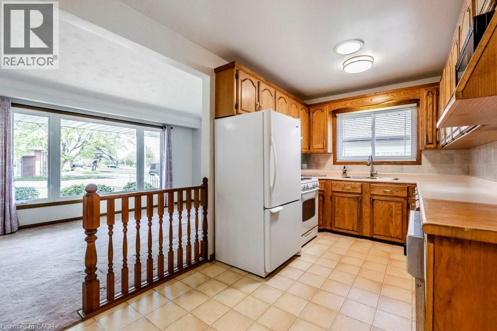 Photo 6 of 30 Terrace Avenue, Welland ON