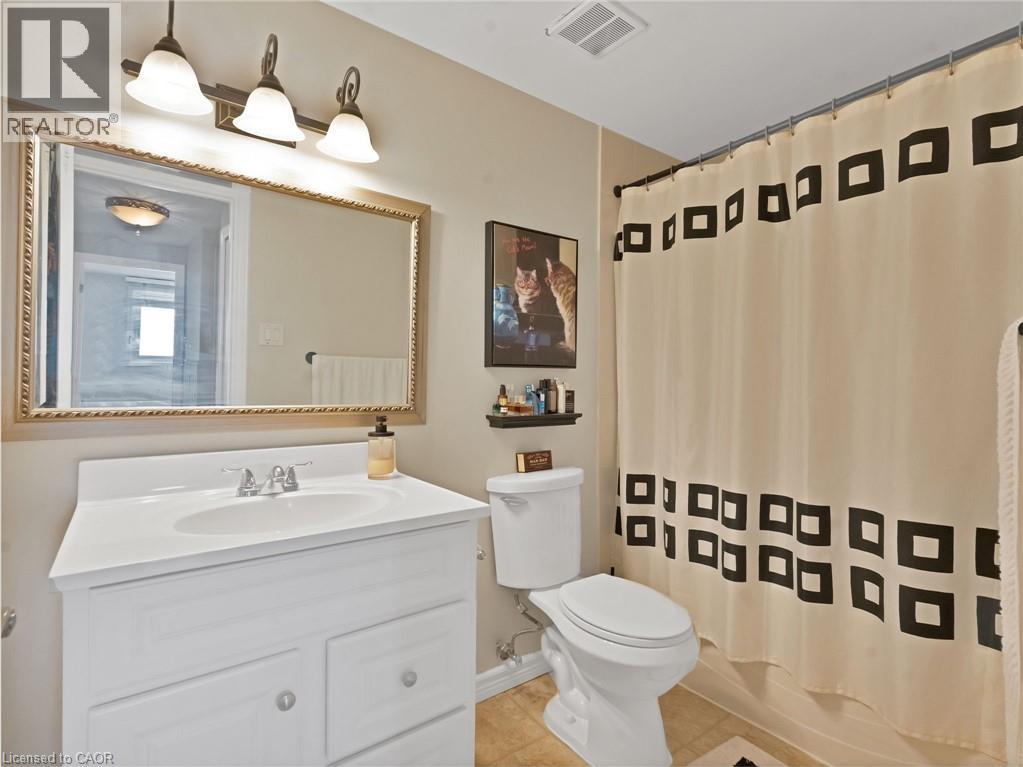 Photo 17 of 64 Garrow Drive, Hamilton ON