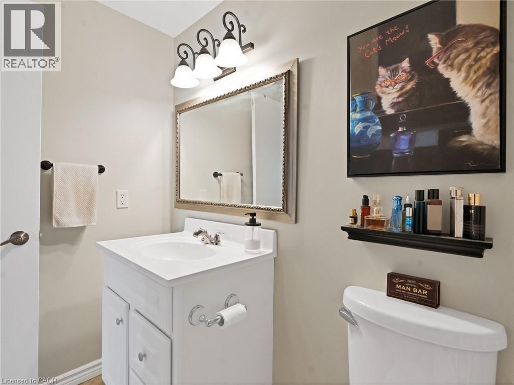 Photo 29 of 64 Garrow Drive, Hamilton ON