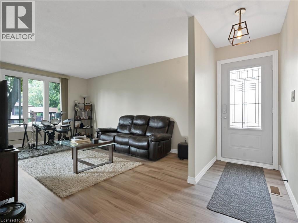 Photo 11 of 64 Garrow Drive, Hamilton ON