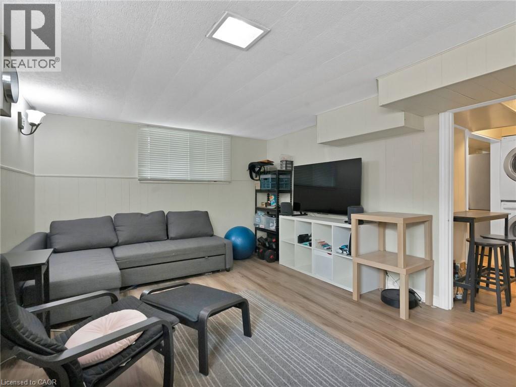 Photo 16 of 64 Garrow Drive, Hamilton ON