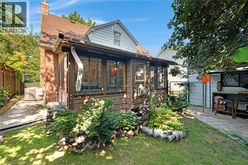 Photo 8 of 30 Centre Street, Cambridge ON
