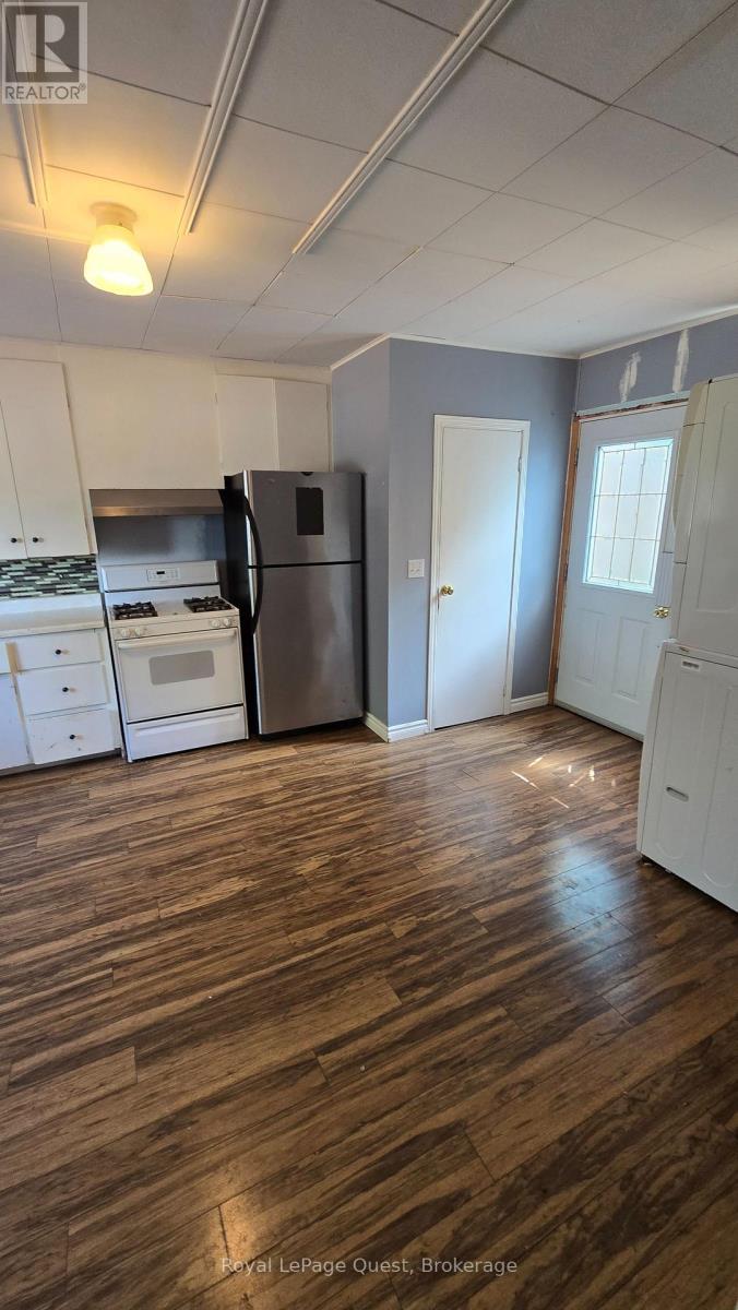 Photo 18 of 699 Quebec Street, Midland ON