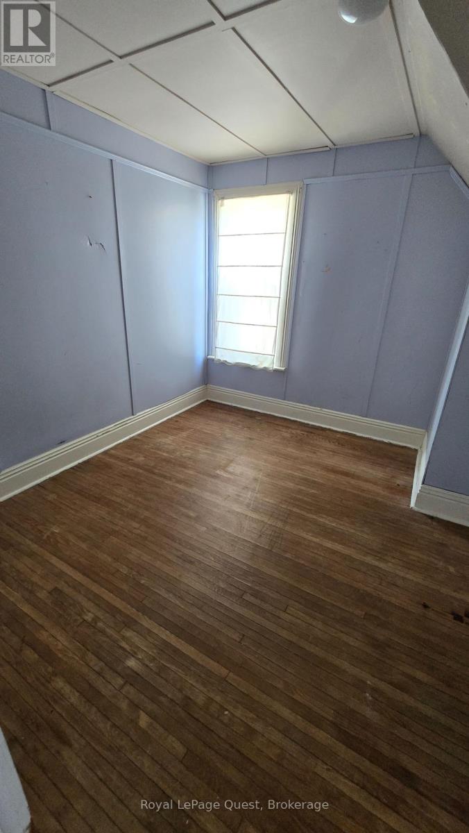 Photo 5 of 699 Quebec Street, Midland ON