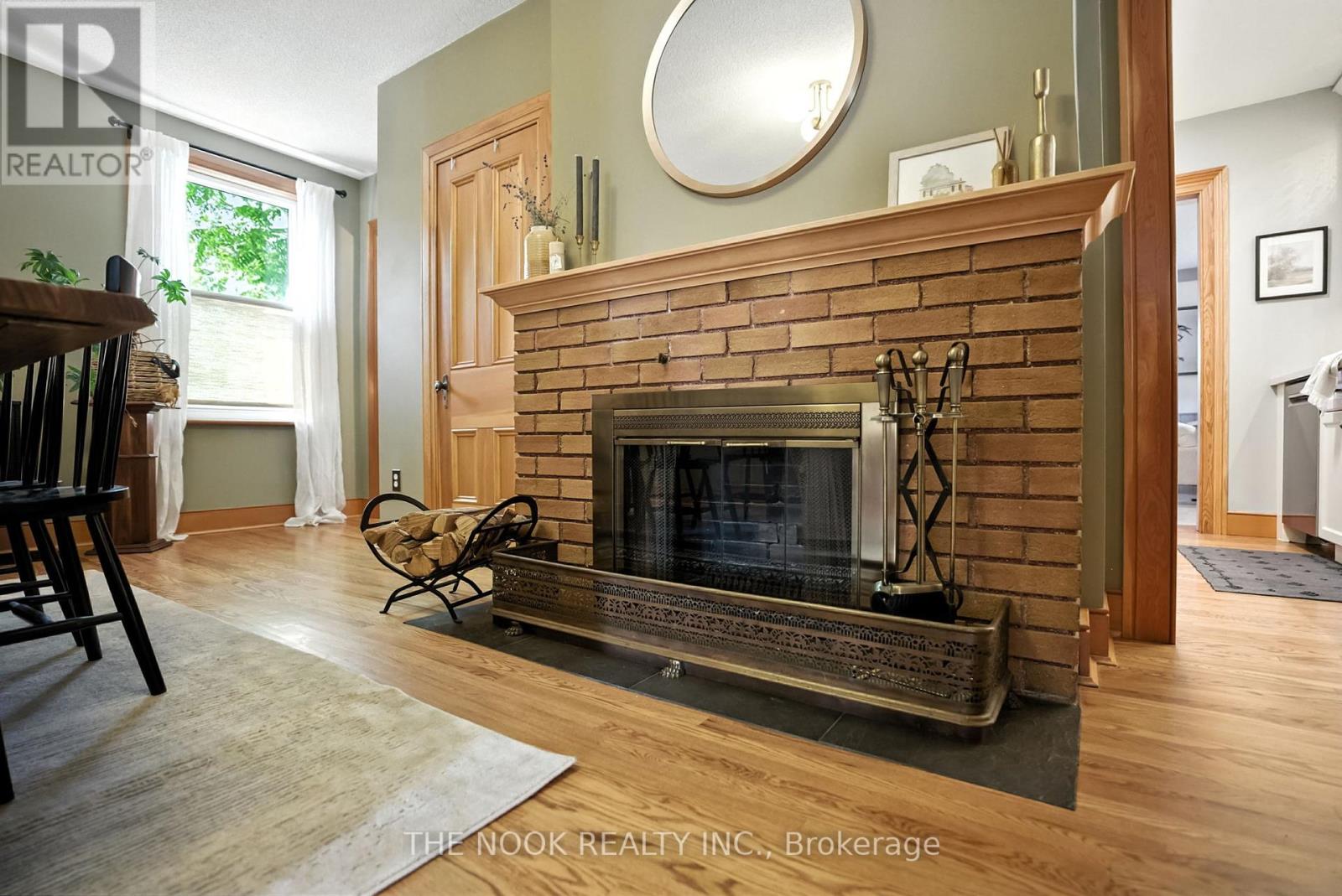 Photo 14 of 1009 Centre Street S, Whitby ON