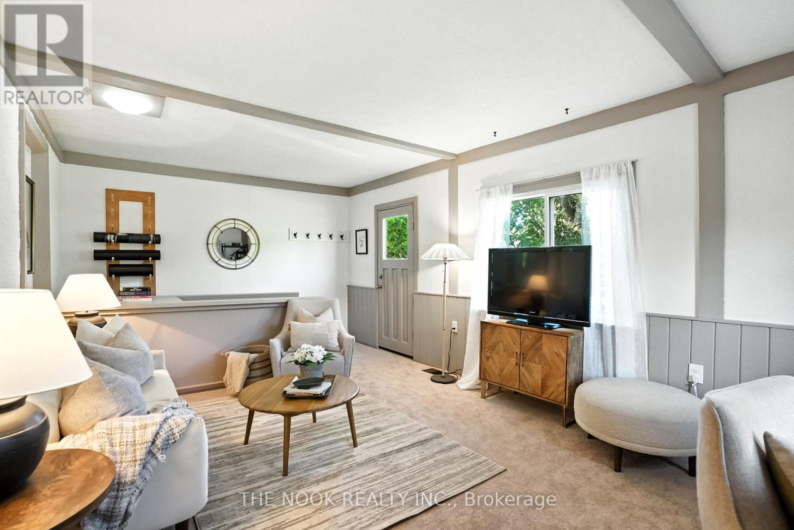Photo 21 of 1009 Centre Street S, Whitby ON