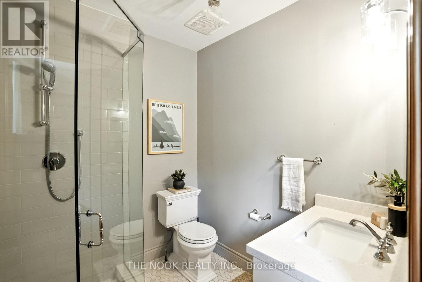 Photo 29 of 1009 Centre Street S, Whitby ON
