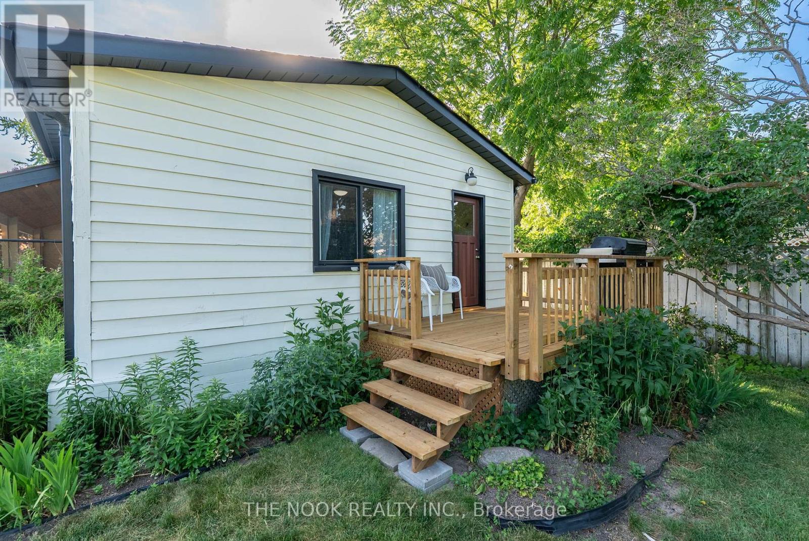 Photo 39 of 1009 Centre Street S, Whitby ON