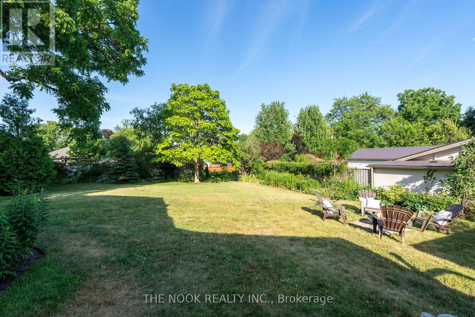 Photo 41 of 1009 Centre Street S, Whitby ON