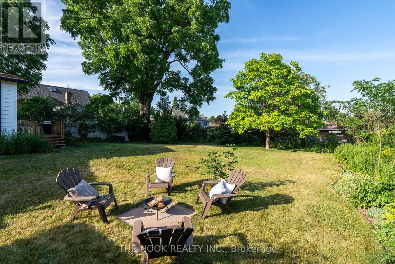 Photo 42 of 1009 Centre Street S, Whitby ON