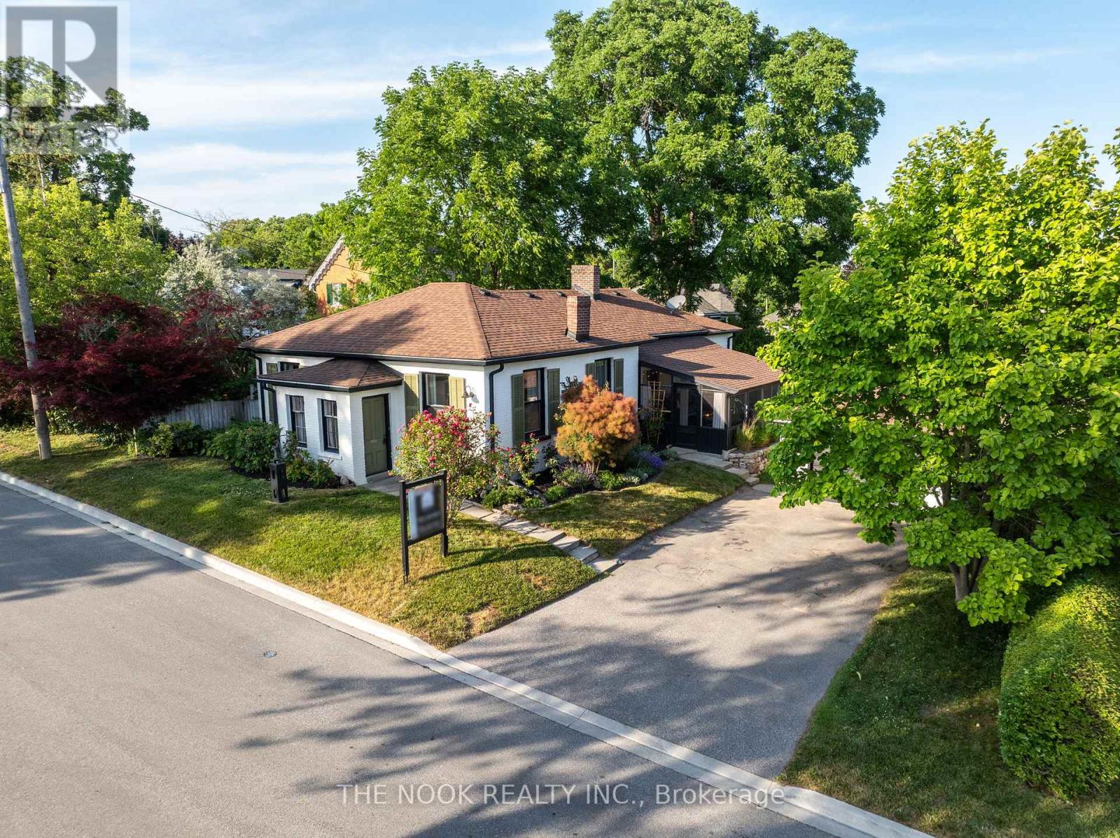 Photo 48 of 1009 Centre Street S, Whitby ON