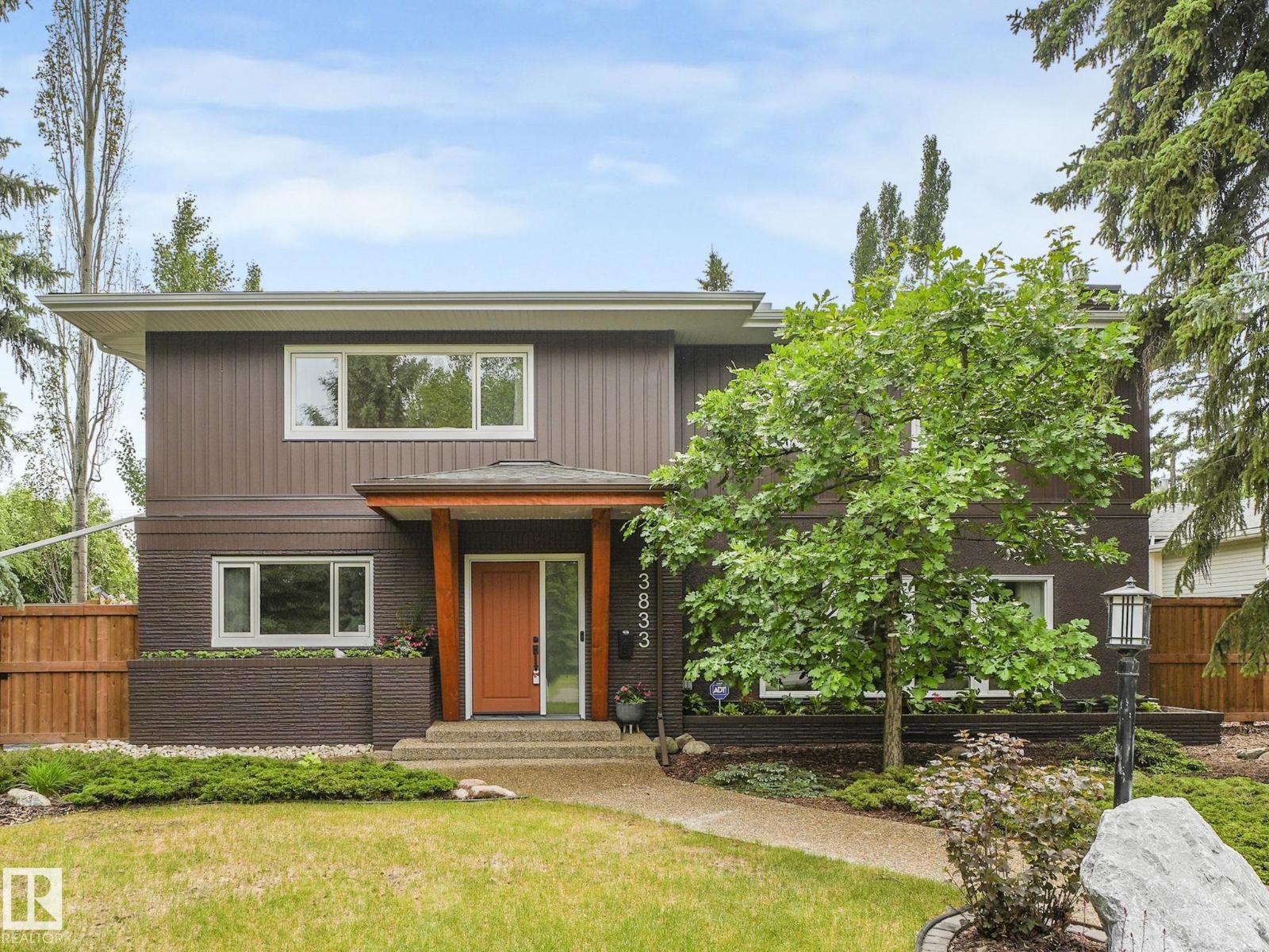 Photo 12 of 13833 Summit Dr Nw, Edmonton AB