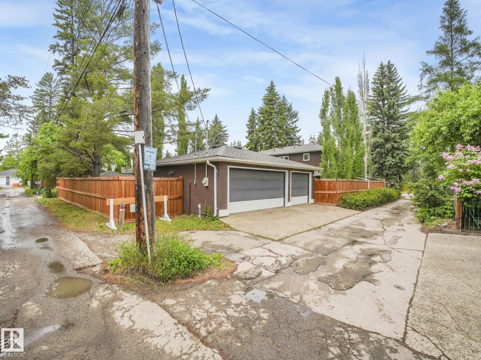 Photo 29 of 13833 Summit Dr Nw, Edmonton AB