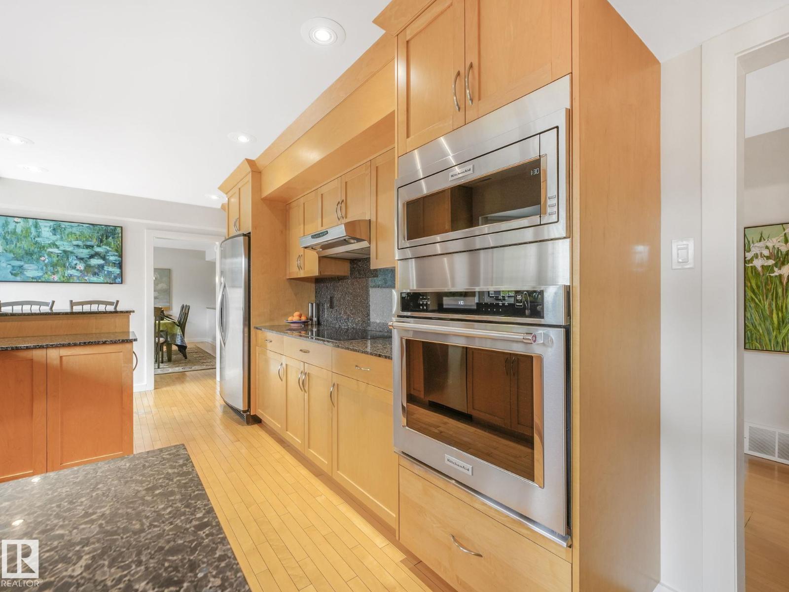 Photo 34 of 13833 Summit Dr Nw, Edmonton AB