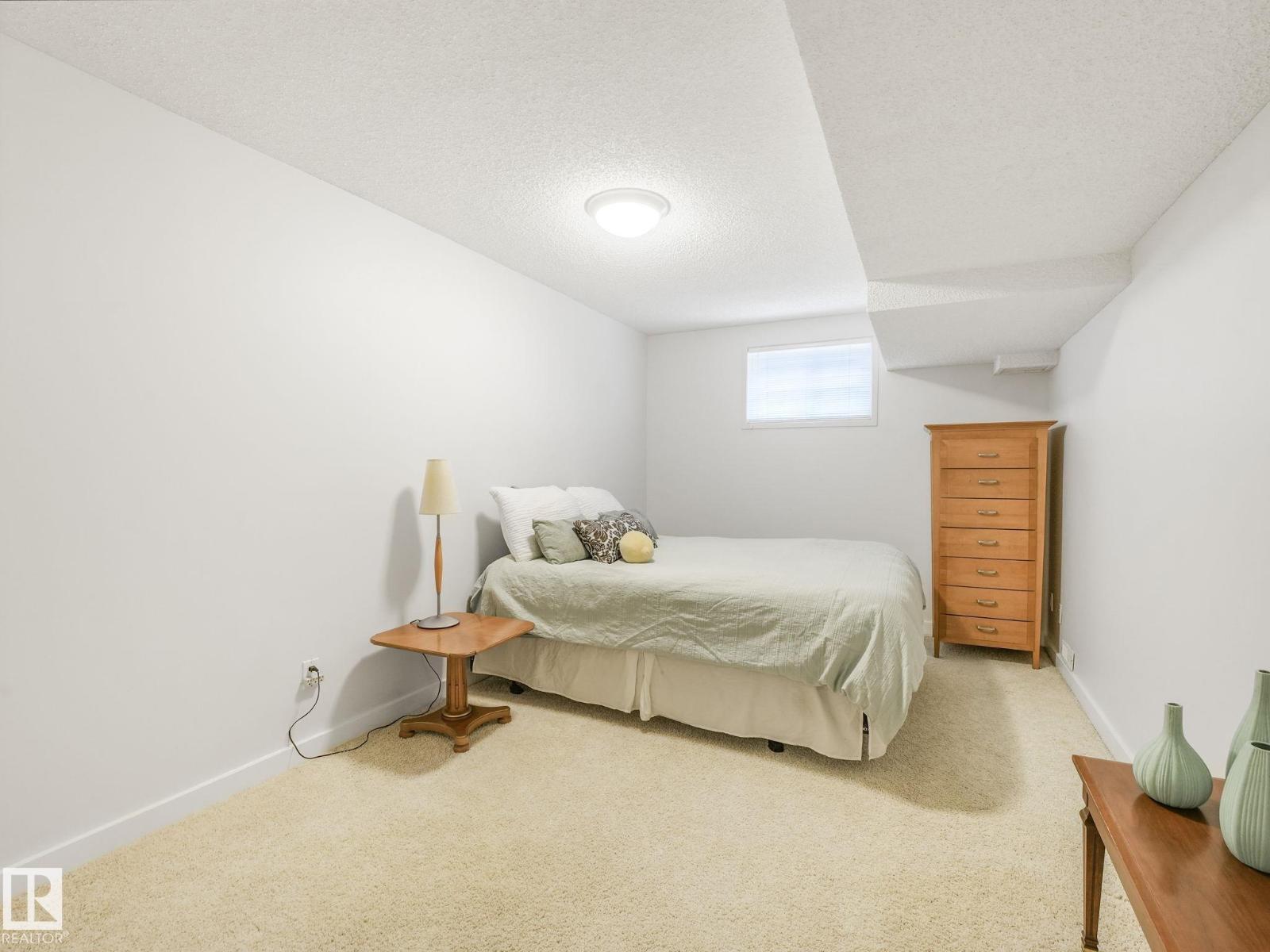 Photo 11 of 13833 Summit Dr Nw, Edmonton AB