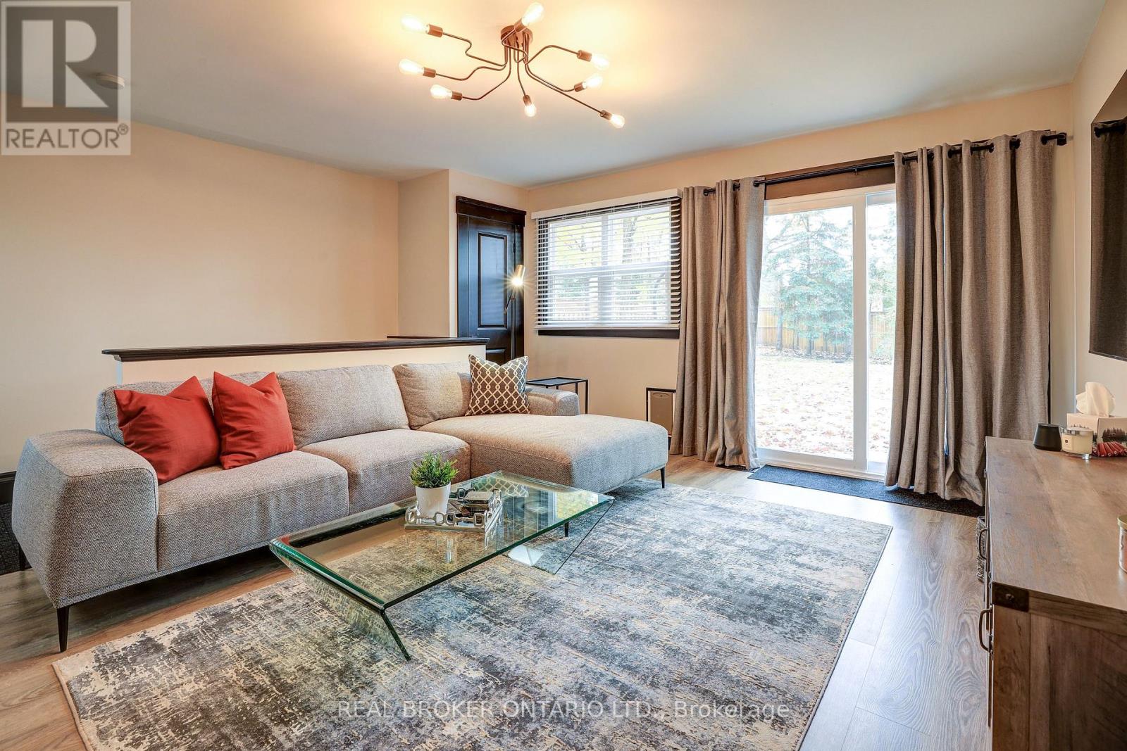 Photo 14 of 10 York Street, Orangeville ON