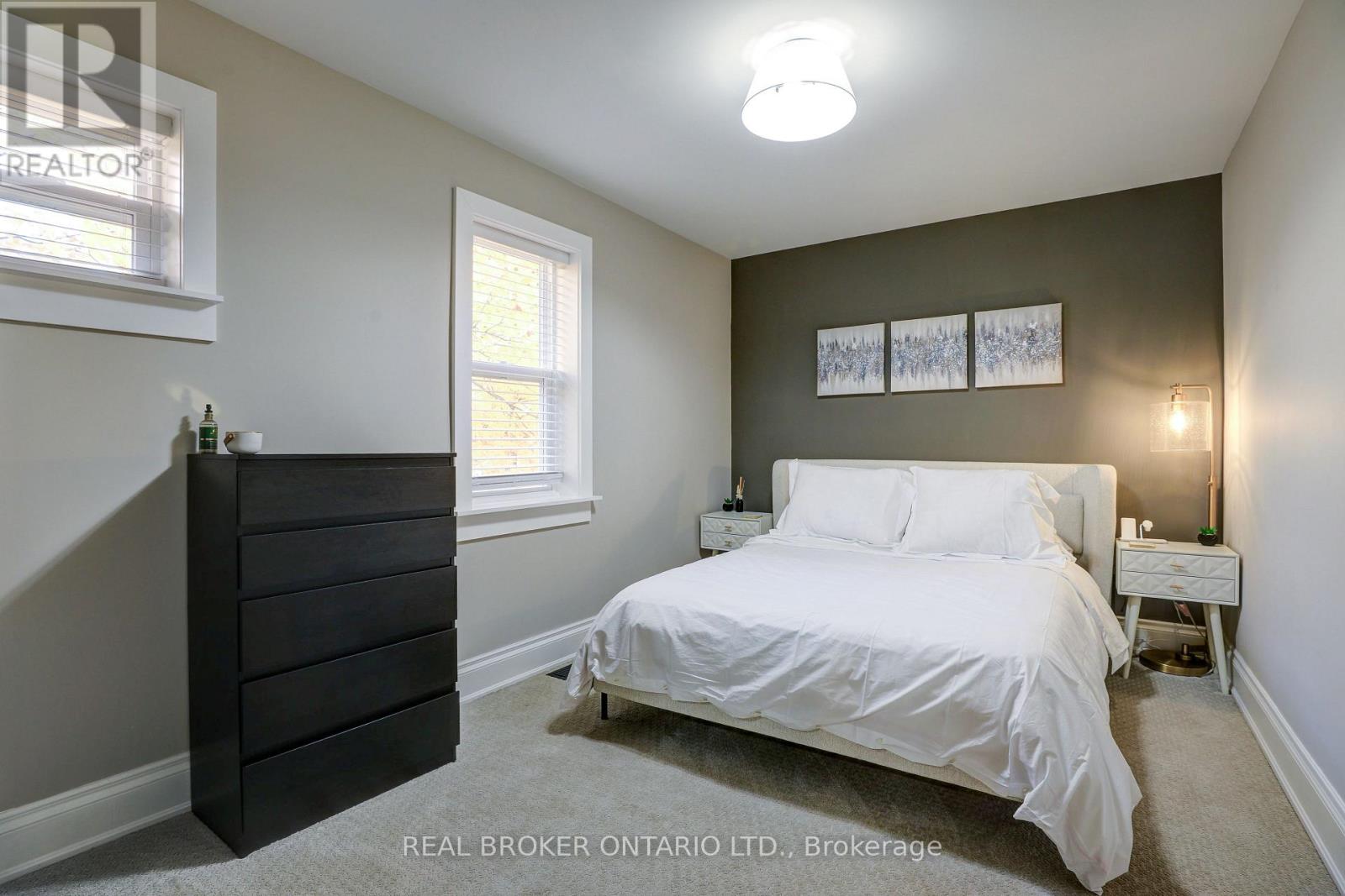 Photo 2 of 10 York Street, Orangeville ON