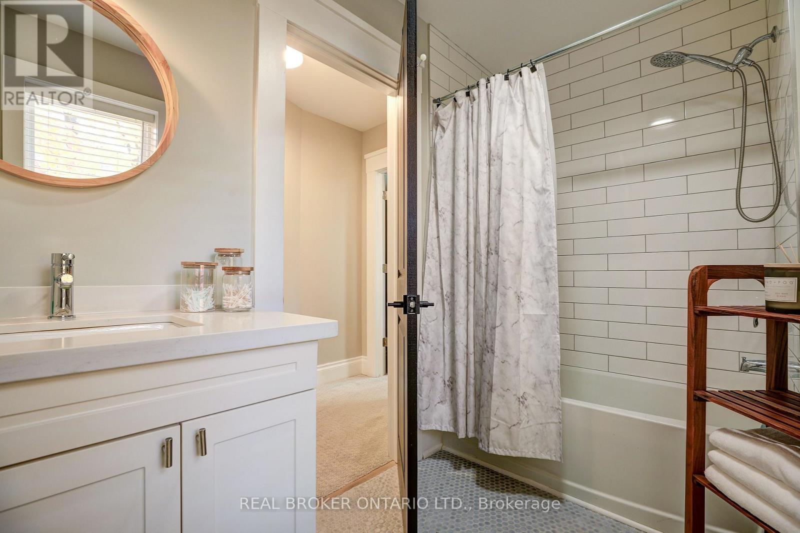 Photo 21 of 10 York Street, Orangeville ON