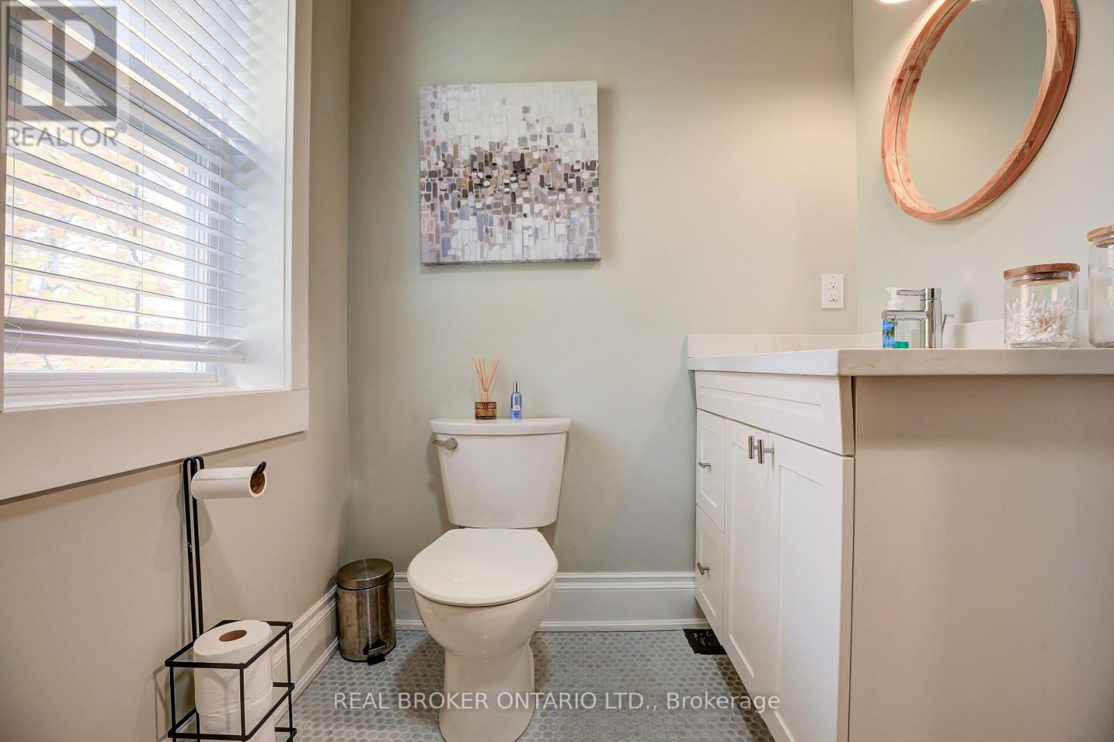 Photo 3 of 10 York Street, Orangeville ON