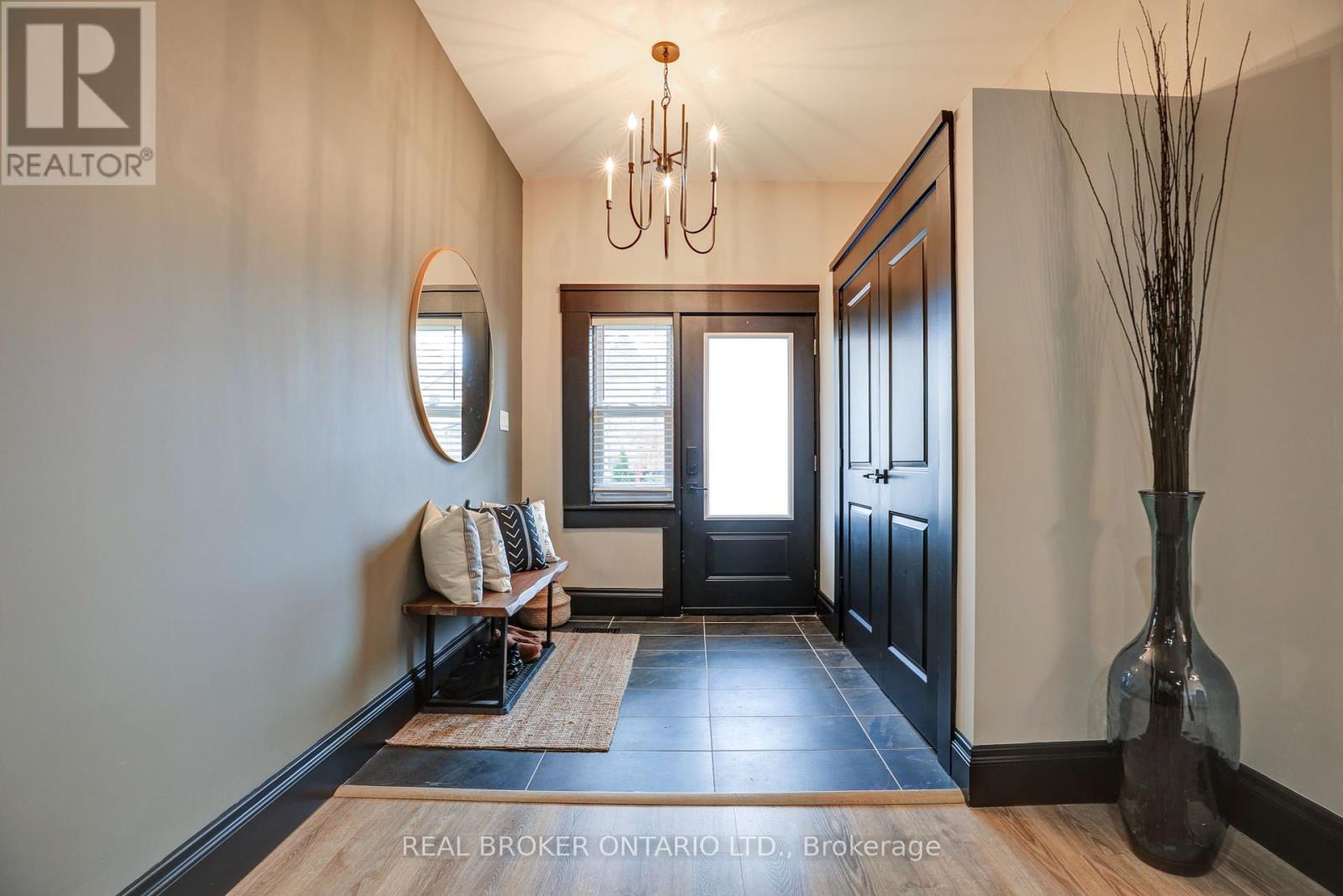 Photo 5 of 10 York Street, Orangeville ON
