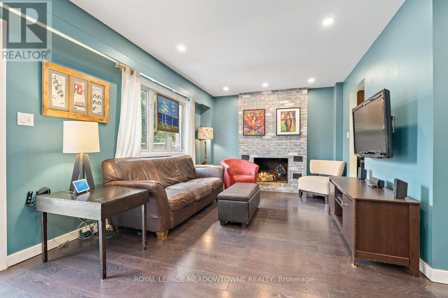 Photo 9 of 6963 Pamplona Mews, Mississauga ON