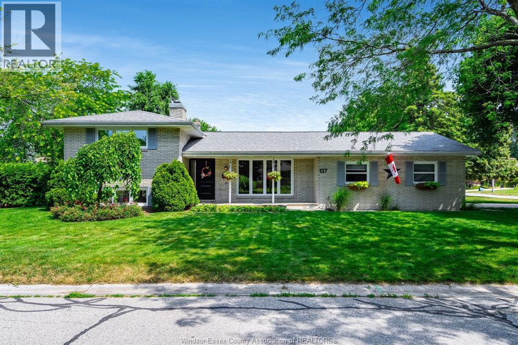 Photo 1 of 137 Mccallum Drive, Kingsville ON